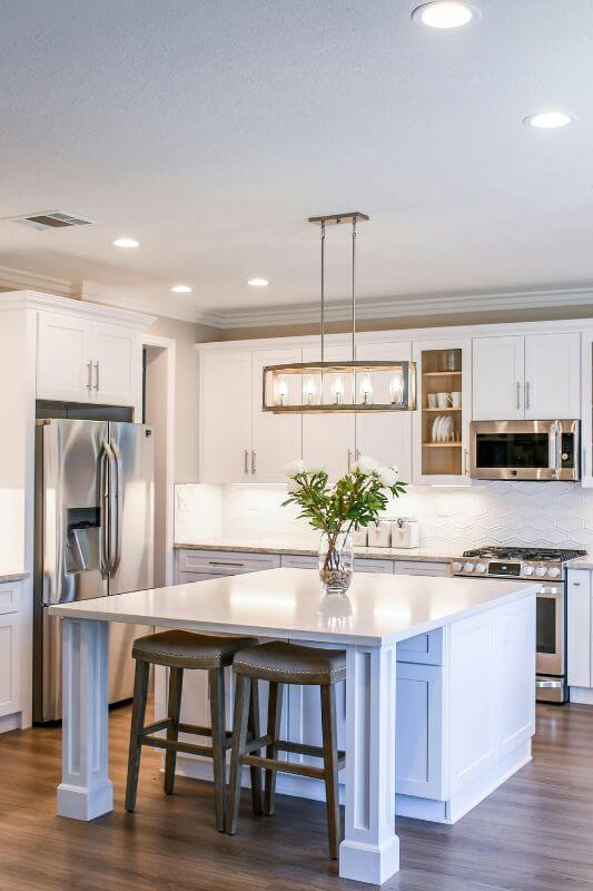 Modern kitchen cleaned by Shiny Cleaning Crew – home cleaning services in San Francisco